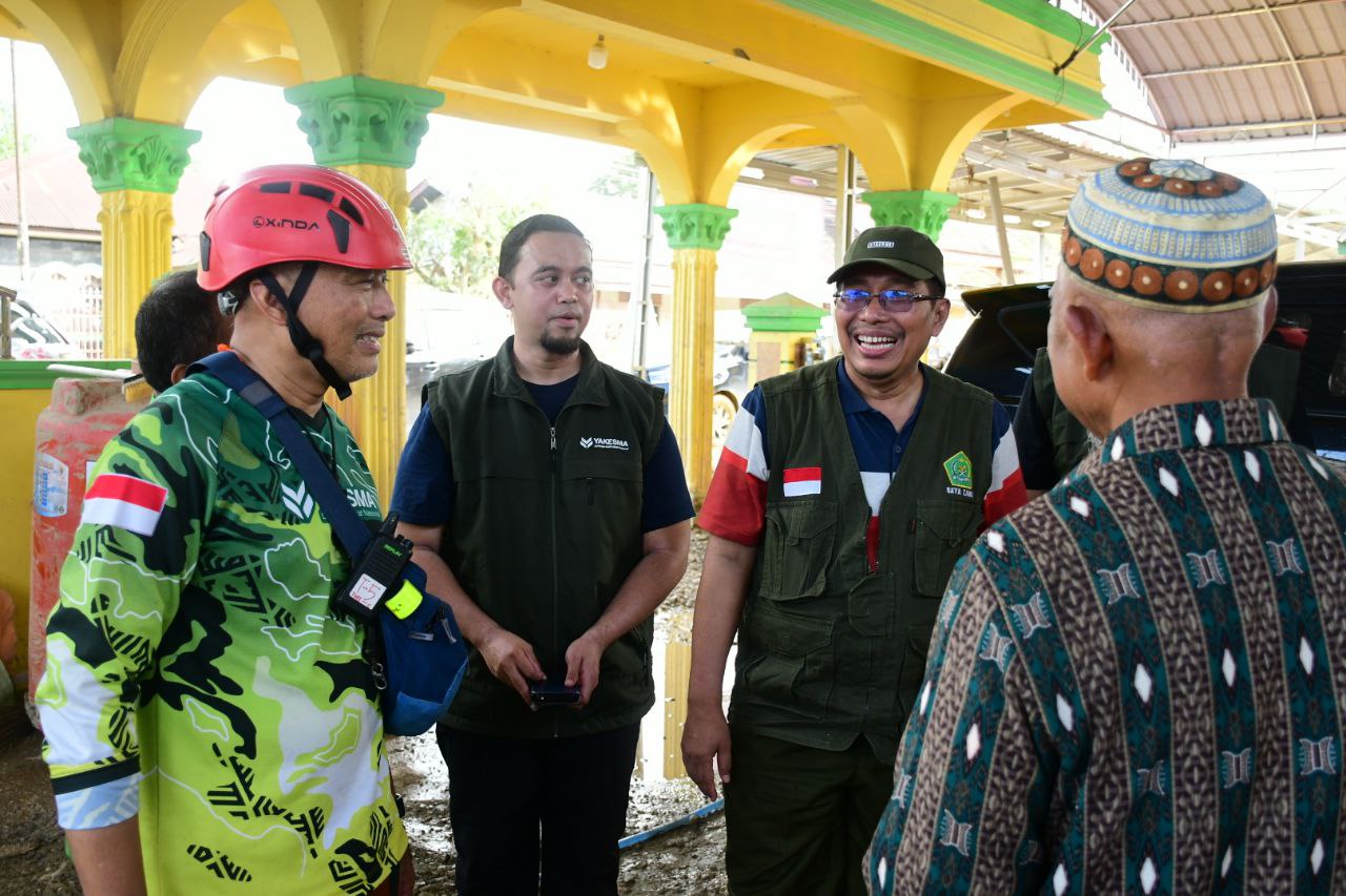 Direktur Zakat dan Wakaf Kemenag RI meninjau dapur umum LAZNAS Yakesma di Aceh Tamiang pascabencana