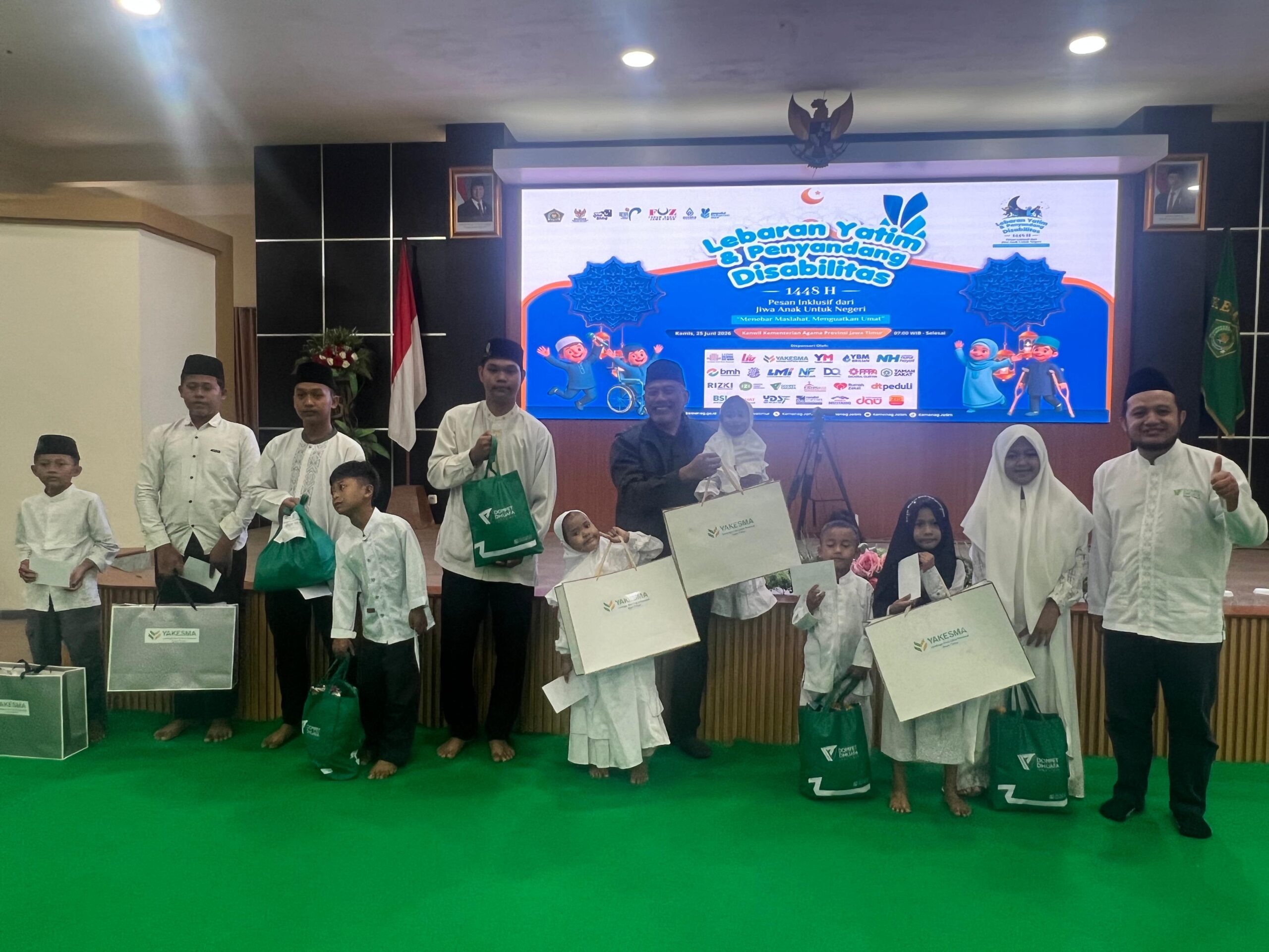 FOZ Jawa Timur Gandeng Lembaga Amil Zakat, BAZNAS, dan Kemenag Salurkan 22.456 Bingkisan Lebaran Yatim Secara Serentak