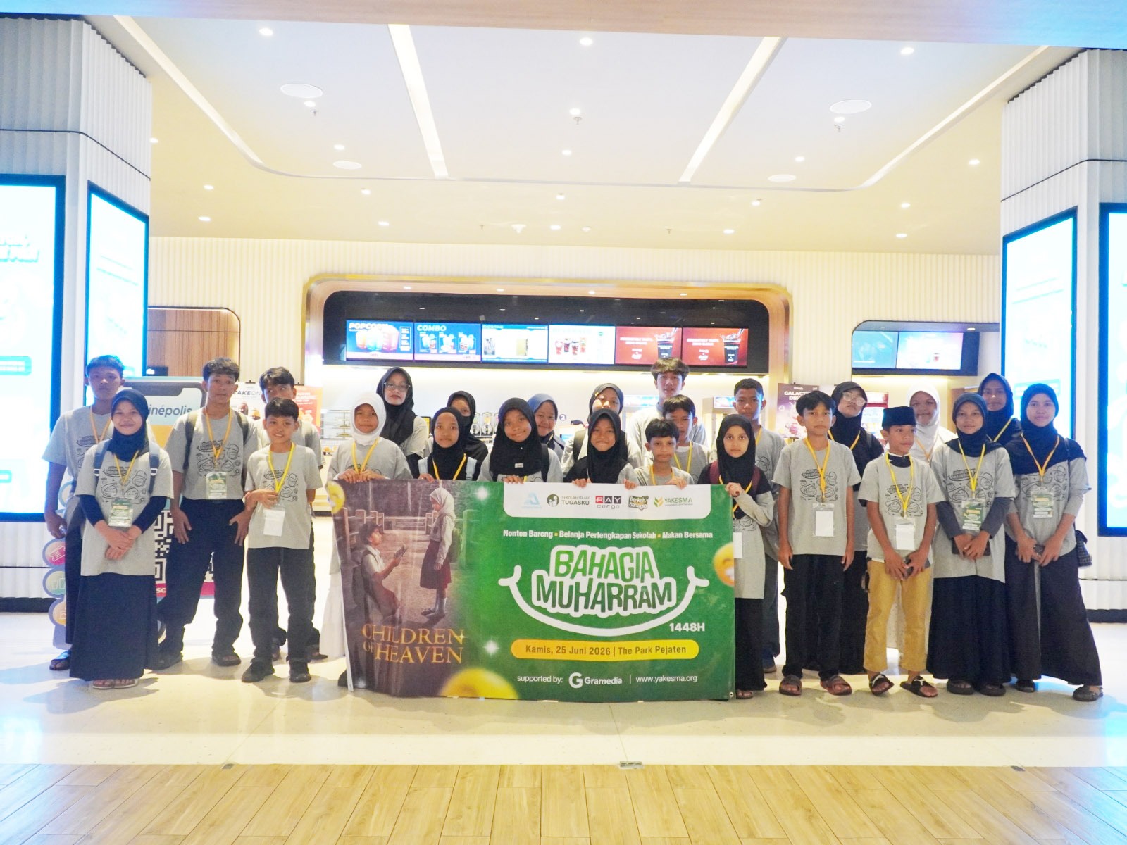 Bahagiakan Yatim melalui Program Bahagia Muharram 1448H, YAKESMA Ajak Nonton Bareng, Belanja Perlengkapan Sekolah, hingga Kebutuhan Harian di The Park Pejaten