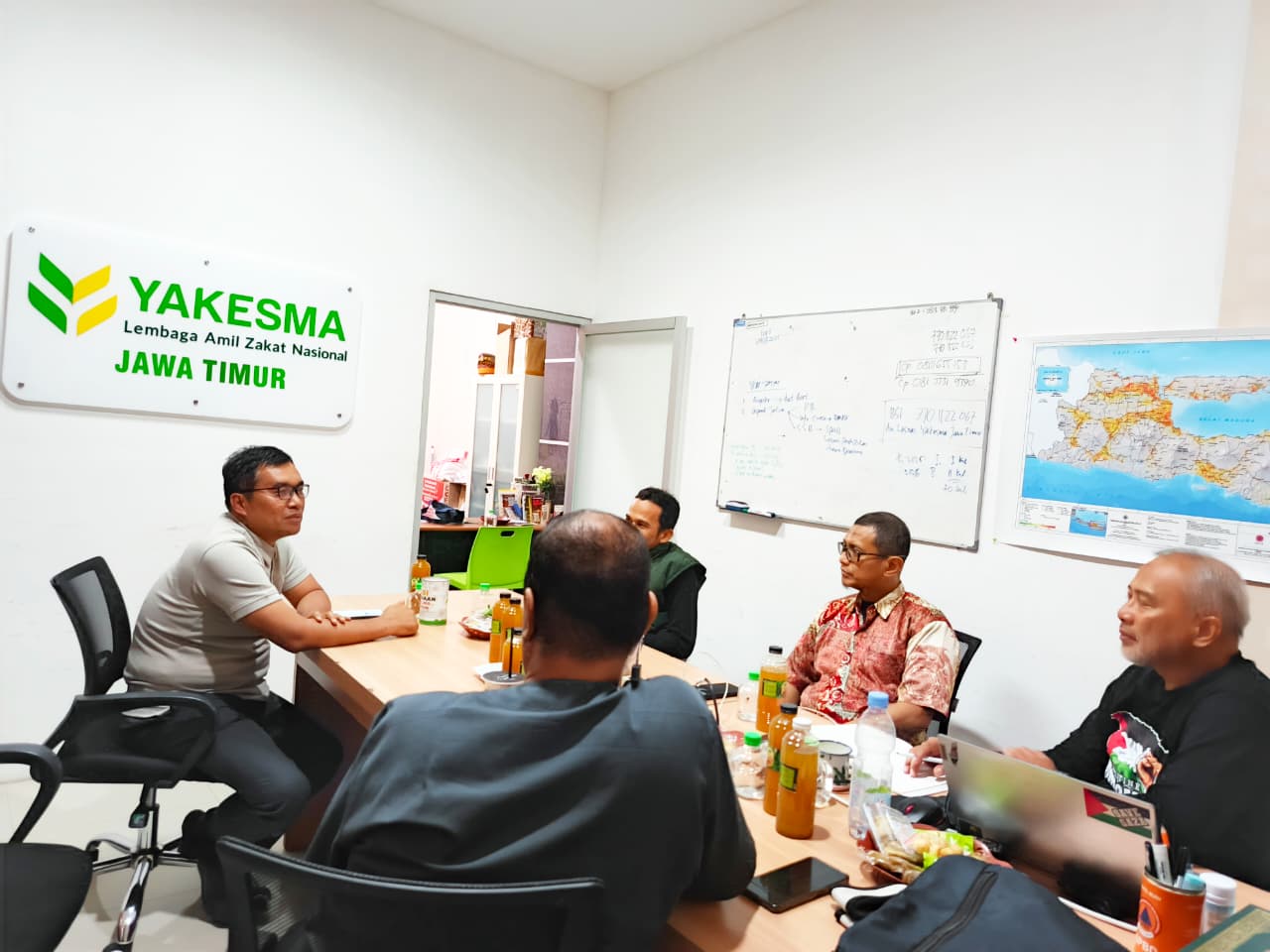 Kunjungan CEO LAZNAS YAKESMA ke Kantor Cabang Jawa Timur: Penguatan Pembinaan dan Arah Pengembangan Lembaga