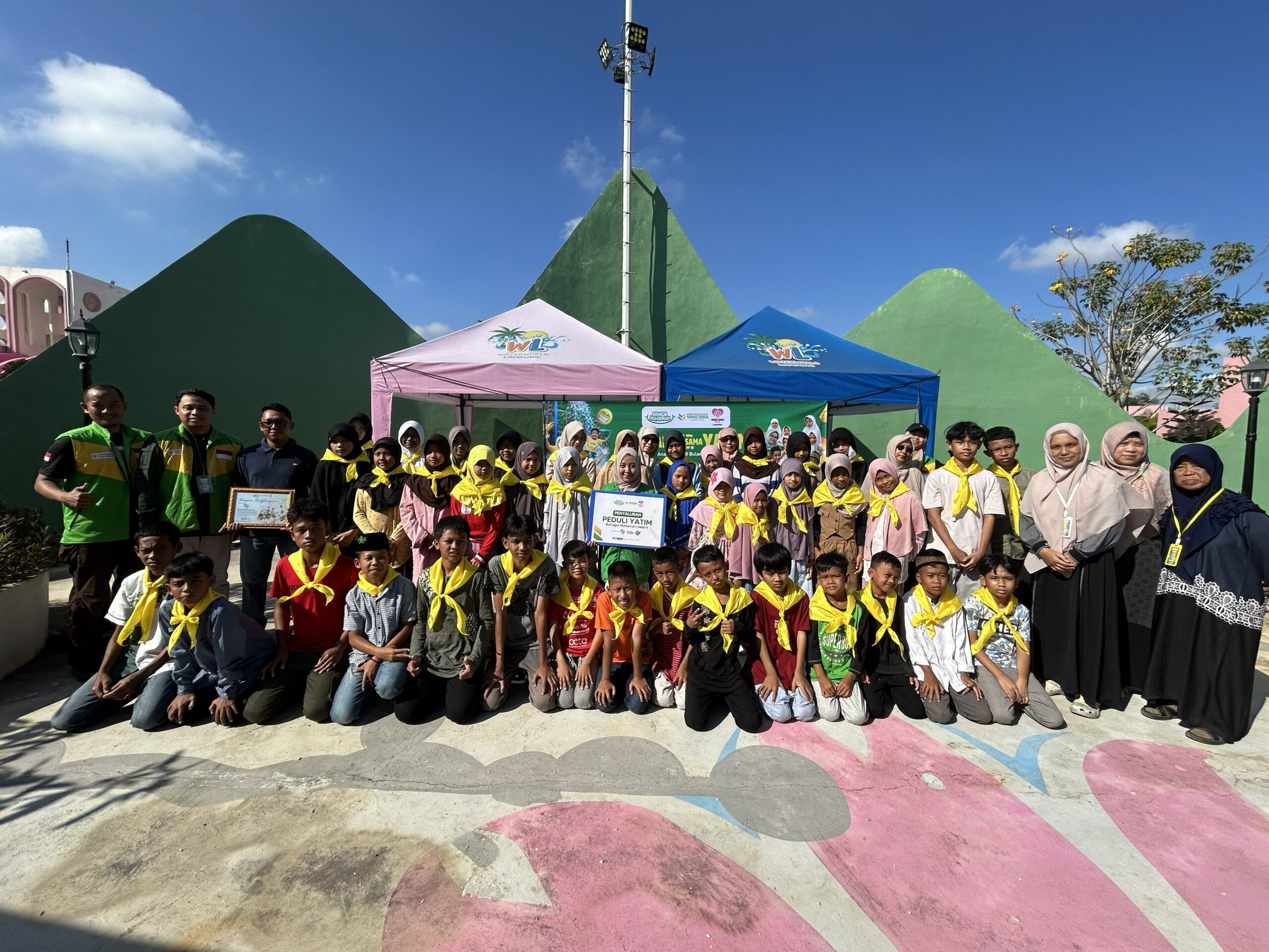 LAZNAS YAKESMA Bersama Rumah Bunda Mulia Gelar Bahagia Muharram Peduli Yatim di Water World Lampung