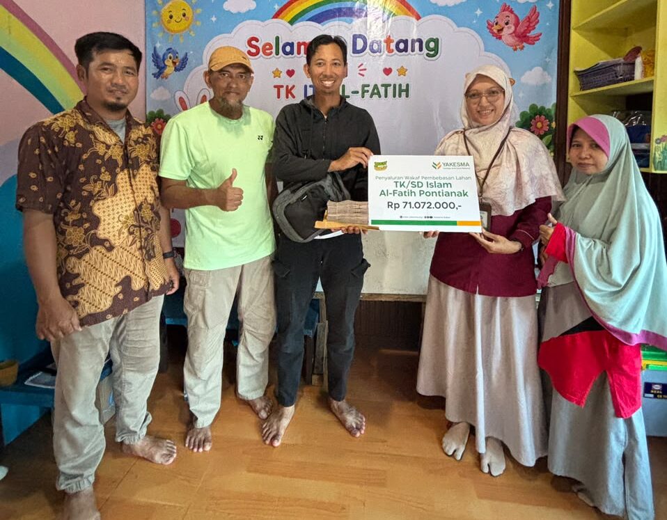 YAKESMA Salurkan Dana Wakaf untuk Pembebasan Lahan TKIT & SDIT Islam Al-Fatih Pontianak