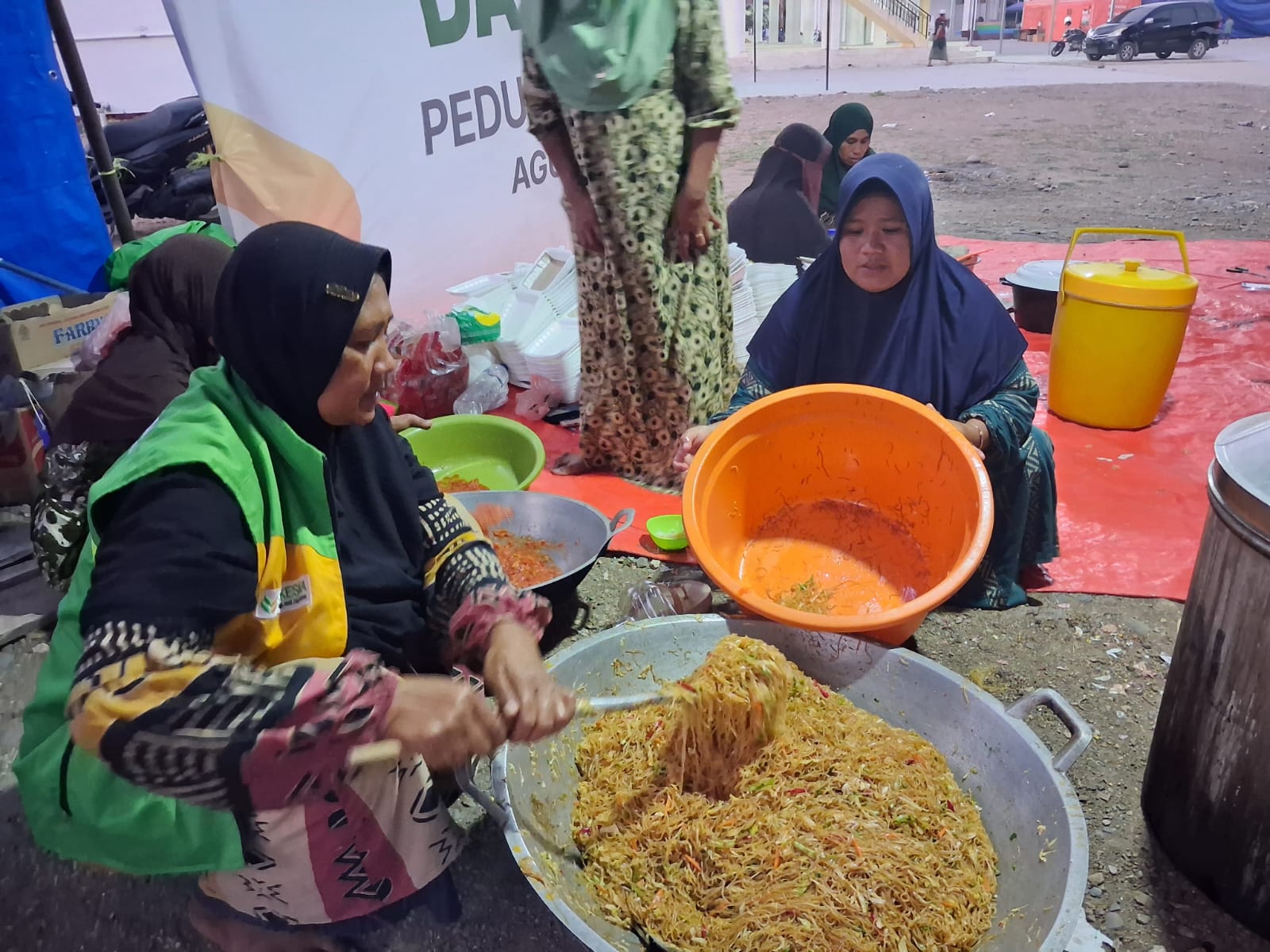 DRM LAZNAS YAKESMA Bersama Relawan Hadirkan Dukungan Dapur Umum untuk Semarak Maulid Nabi Muhammad SAW di Nagekeo