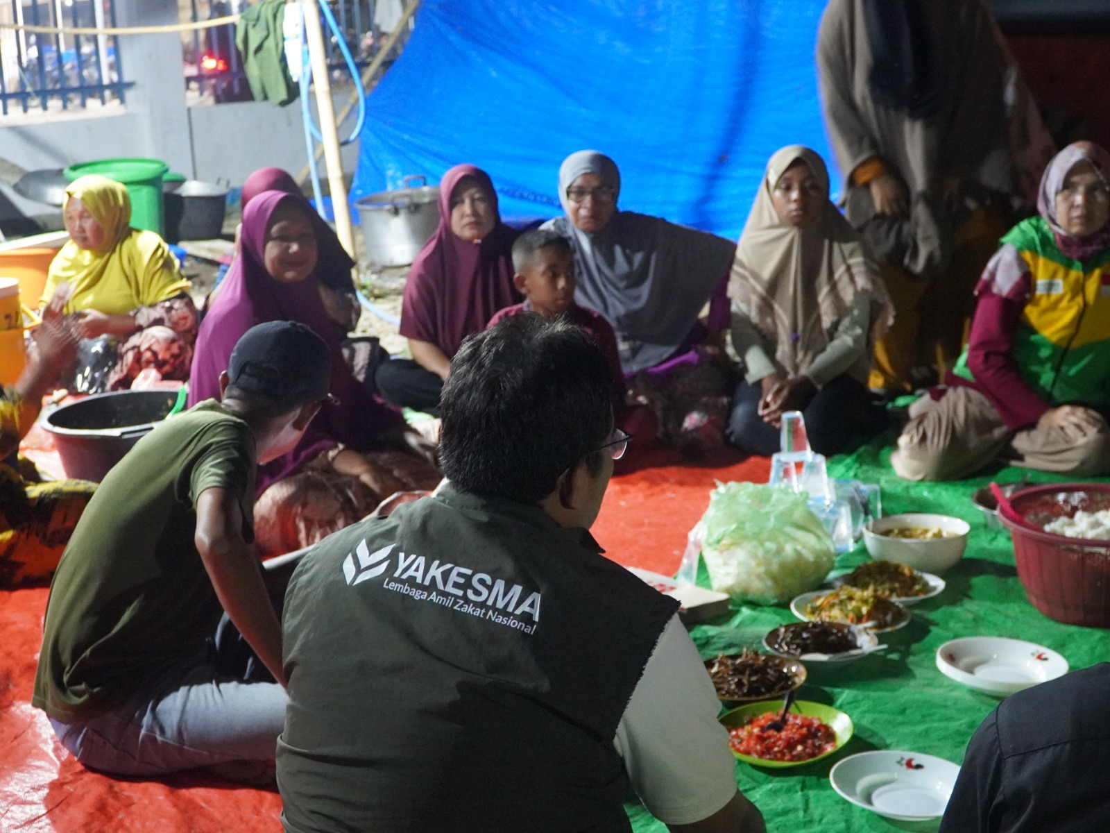 CEO LAZNAS YAKESMA Hadir di Tengah Relawan Dapur Umum Terdampak Gempa di Nagekeo